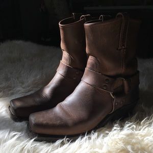 Frye 8R Harness Boots